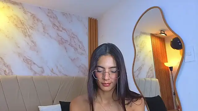 Snapshot of j_belle_ chatting on June 14, 2:24 am j belle online show from June 14, 2:24 am