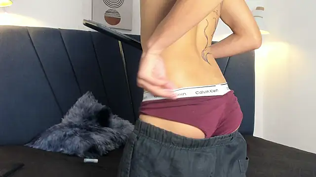 junior cum18 online show from March 14, 12:54 pm