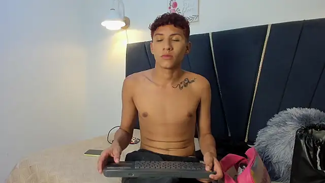 junior cum18 online show from March 15, 3:12 am