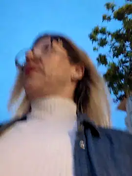 ManuelaX online show from April 24, 7:05 pm