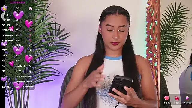 Snapshot of SoyJuliana_19 chatting on August 5, 7:06 pm SoyJuliana 19 online show from August 5, 7:06 pm