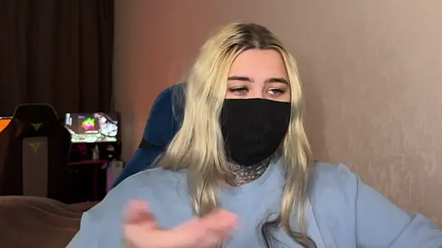 Xtoni  online show from March 10, 7:02 am