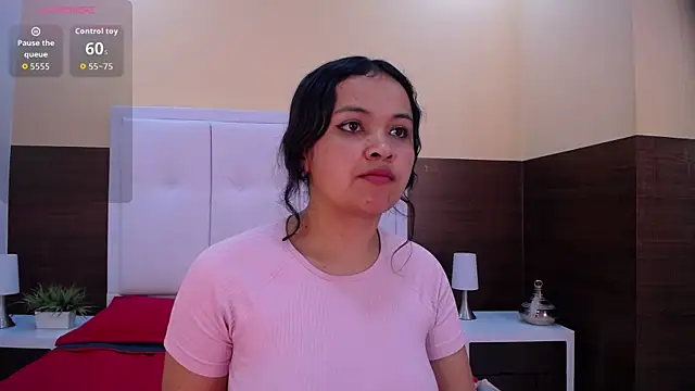 Snapshot of Catalinaa01 chatting on May 19, 3:24 am Catalinaa01 online show from May 19, 3:24 am
