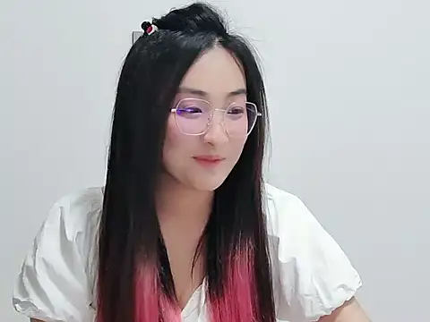 kitty-mm online show from March 16, 9:57 am