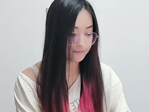 kitty-mm online show from March 17, 5:44 am