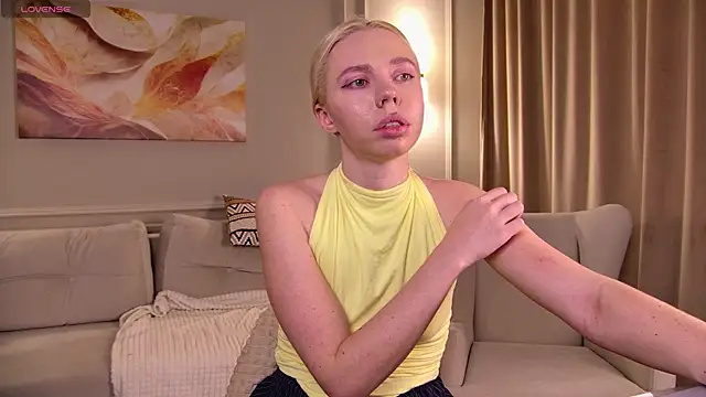 TessaAdorablee online show from April 23, 12:29 pm