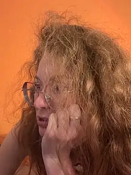 Hii Adel online show from March 19, 9:30 pm