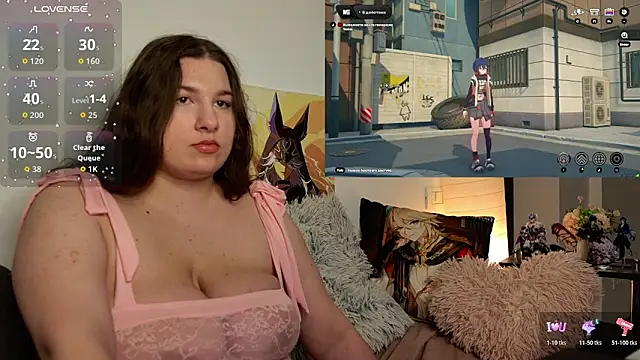 Snapshot of Lizzy_Sky chatting on May 12, 8:17 pm Lizzy Sky online show from May 12, 8:17 pm