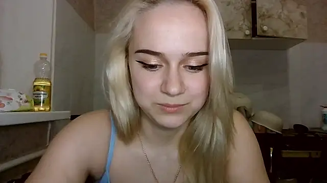 Snapshot of Barbie___girl chatting on March 16, 7:07 pm Barbie girl online show from March 16, 7:07 pm