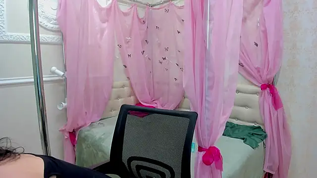 Snapshot of VictoriaSecretXO chatting on March 12, 3:34 am VictoriaSecretXO online show from March 12, 3:34 am