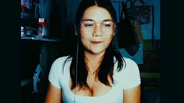 AniaFowler online show from March 10, 6:35 pm