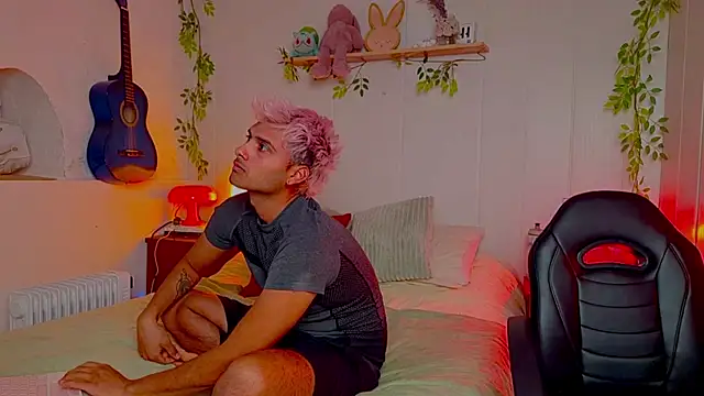 lunaticas  online show from April 3, 2:31 am