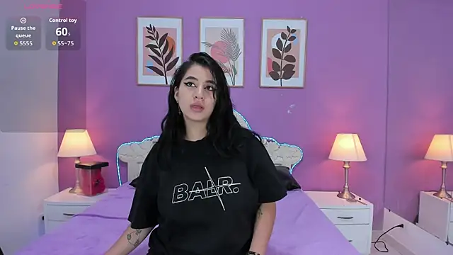YayaQueen online show from July 27, 11:50 am