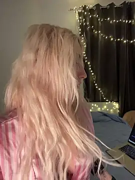 EllaCharm  online show from March 14, 5:18 pm