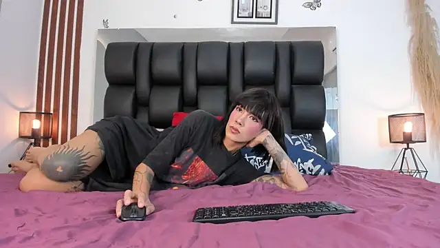 dalhia and hades online show from March 17, 12:52 pm