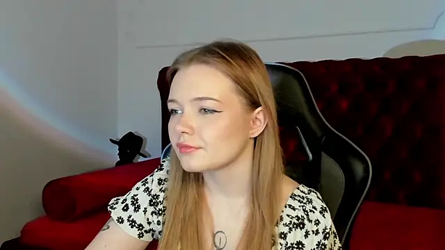 Snapshot of ElinaVale chatting on May 4, 5:09 pm ElinaVale online show from May 4, 5:09 pm