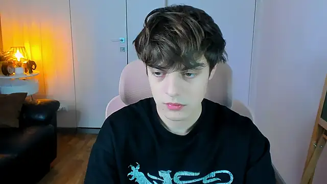 MaxVibee online show from March 9, 6:56 pm