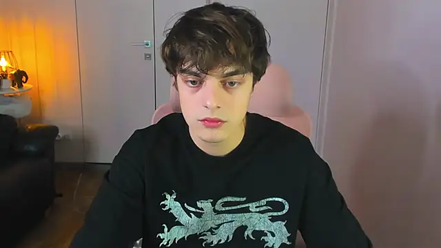 MaxVibee online show from March 12, 8:15 pm