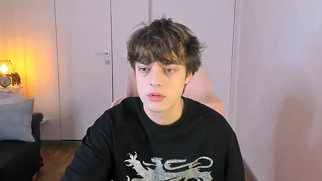 MaxVibee online show from March 14, 8:36 pm