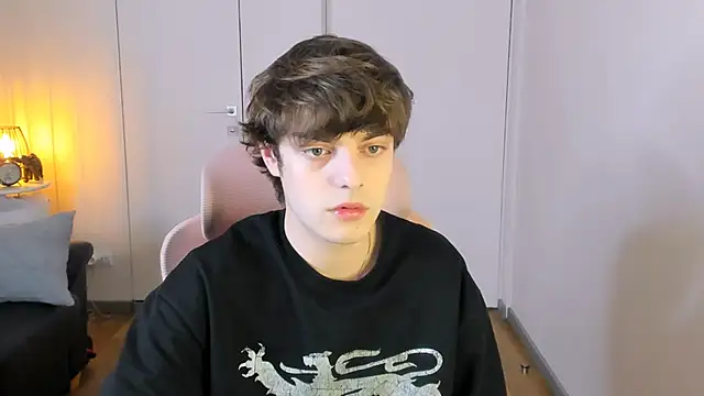 MaxVibee online show from March 15, 7:20 pm