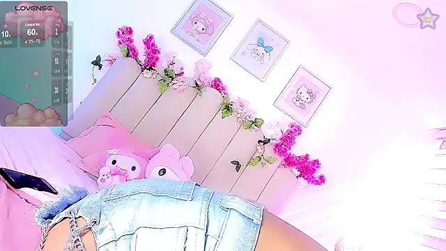 Snapshot of Little_Barbie16 chatting on March 31, 7:36 pm Little Barbie16 online show from March 31, 7:36 pm