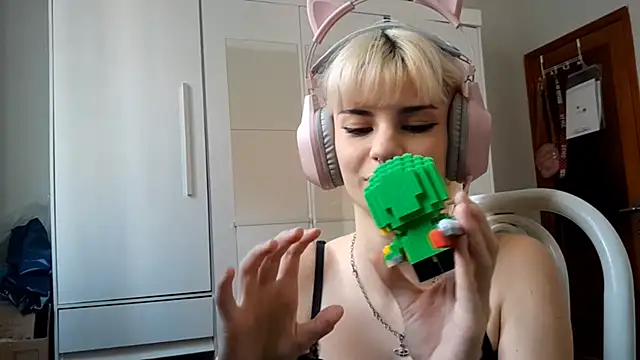 JustinCerqueira online show from March 17, 4:10 pm