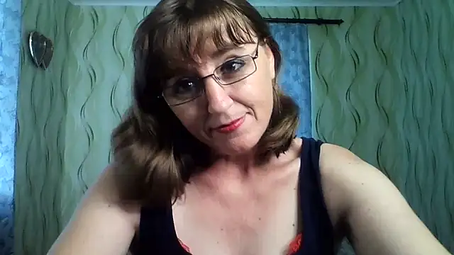 Alisaprice077 online show from July 18, 9:46 am