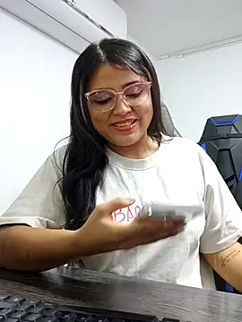 AlmaRios online show from March 13, 2:01 pm