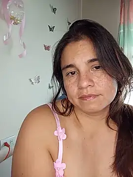 Snapshot of BettyBoo_w chatting on May 28, 2:36 pm BettyBoo w online show from May 28, 2:36 pm
