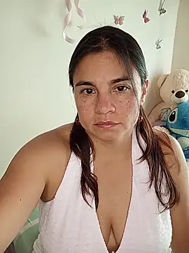 Snapshot of BettyBoo_w chatting on June 1, 12:18 pm BettyBoo w online show from June 1, 12:18 pm
