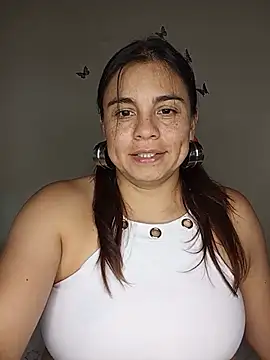 Snapshot of BettyBoo_w chatting on June 18, 6:34 pm BettyBoo w online show from June 18, 6:34 pm