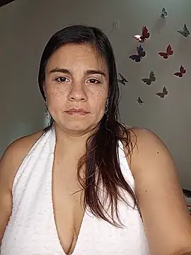 Snapshot of BettyBoo_w chatting on June 19, 6:23 pm BettyBoo w online show from June 19, 6:23 pm