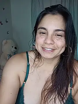 Snapshot of BettyBoo_w chatting on June 24, 11:04 pm BettyBoo w online show from June 24, 11:04 pm