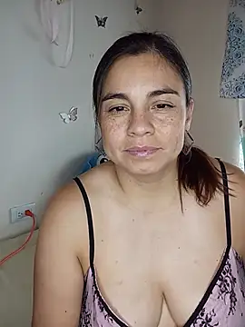 Snapshot of BettyBoo_w chatting on July 25, 7:55 pm BettyBoo w online show from July 25, 7:55 pm