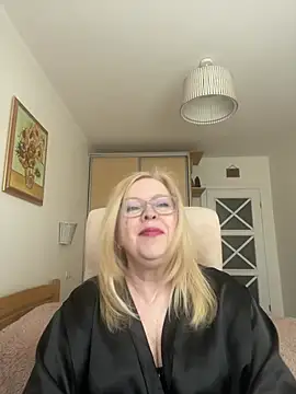 JanieLight53 online show from April 19, 10:36 am