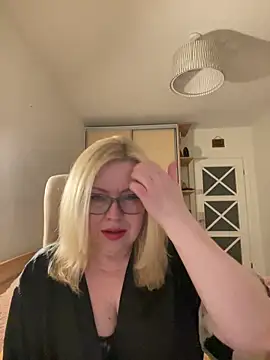JanieLight53 online show from June 11, 8:51 pm