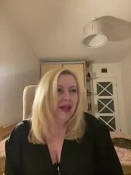 JanieLight53 online show from June 15, 9:06 pm