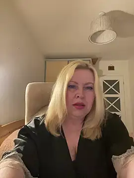 JanieLight53 online show from June 19, 10:24 pm