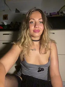 Snapshot of AngelEnigma chatting on July 2, 11:33 pm AngelEnigma online show from July 2, 11:33 pm