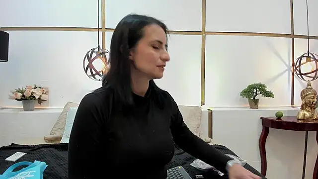 BrendaCantorel online show from March 12, 11:49 am