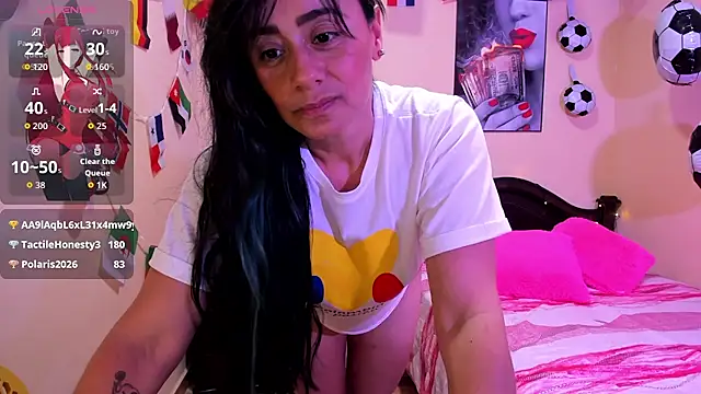 Snapshot of sara_florez12 chatting on June 27, 12:22 pm sara florez12 online show from June 27, 12:22 pm