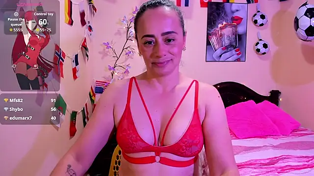 Snapshot of sara_florez12 chatting on June 30, 11:00 am sara florez12 online show from June 30, 11:00 am