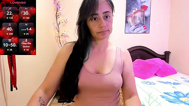 Snapshot of sara_florez12 chatting on July 22, 11:02 am sara florez12 online show from July 22, 11:02 am