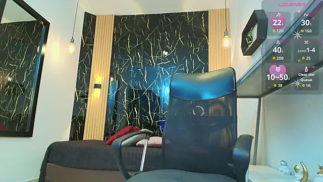 Snapshot of ValeriHot_1 chatting on May 24, 2:38 am ValeriHot 1 online show from May 24, 2:38 am