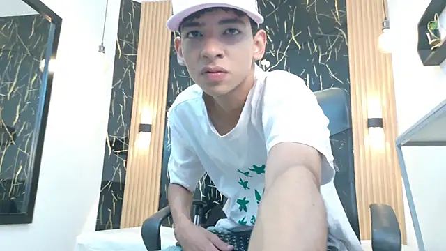 Snapshot of ValeriHot_1 chatting on June 15, 2:58 am ValeriHot 1 online show from June 15, 2:58 am