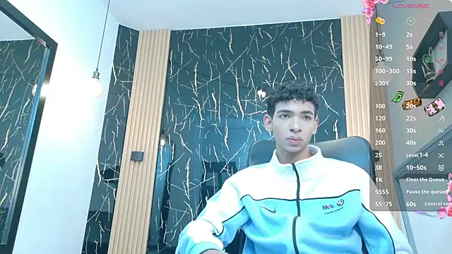 Snapshot of ValeriHot_1 chatting on June 16, 2:58 am ValeriHot 1 online show from June 16, 2:58 am