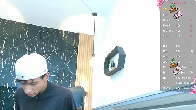 Snapshot of ValeriHot_1 chatting on July 9, 3:32 am ValeriHot 1 online show from July 9, 3:32 am