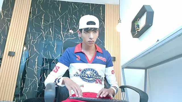 Snapshot of ValeriHot_1 chatting on July 17, 2:51 am ValeriHot 1 online show from July 17, 2:51 am
