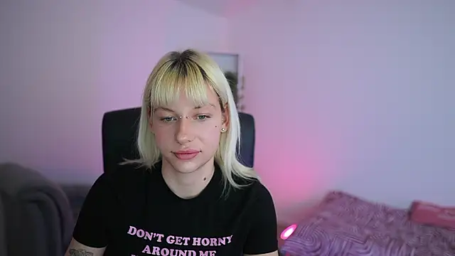 NadiaTiger18 online show from March 13, 7:20 pm