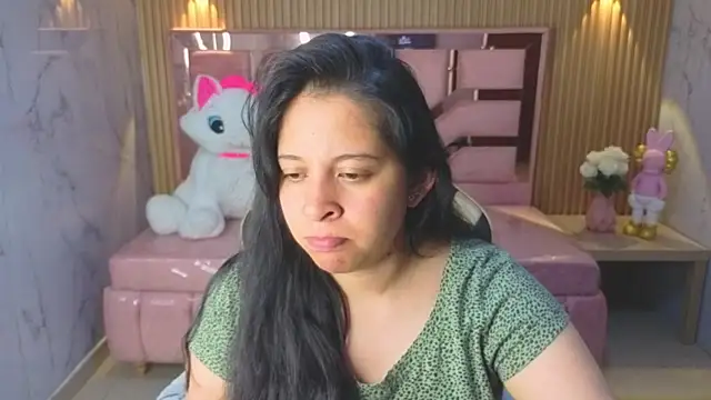 sara tellez s online show from June 17, 3:09 am